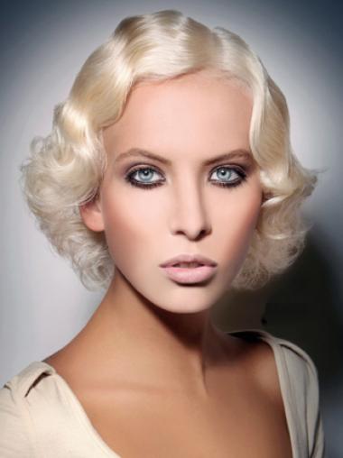 Lace Front Layered Chin Length Wavy 10" Platinum Blonde Fashionable Fashion Wigs