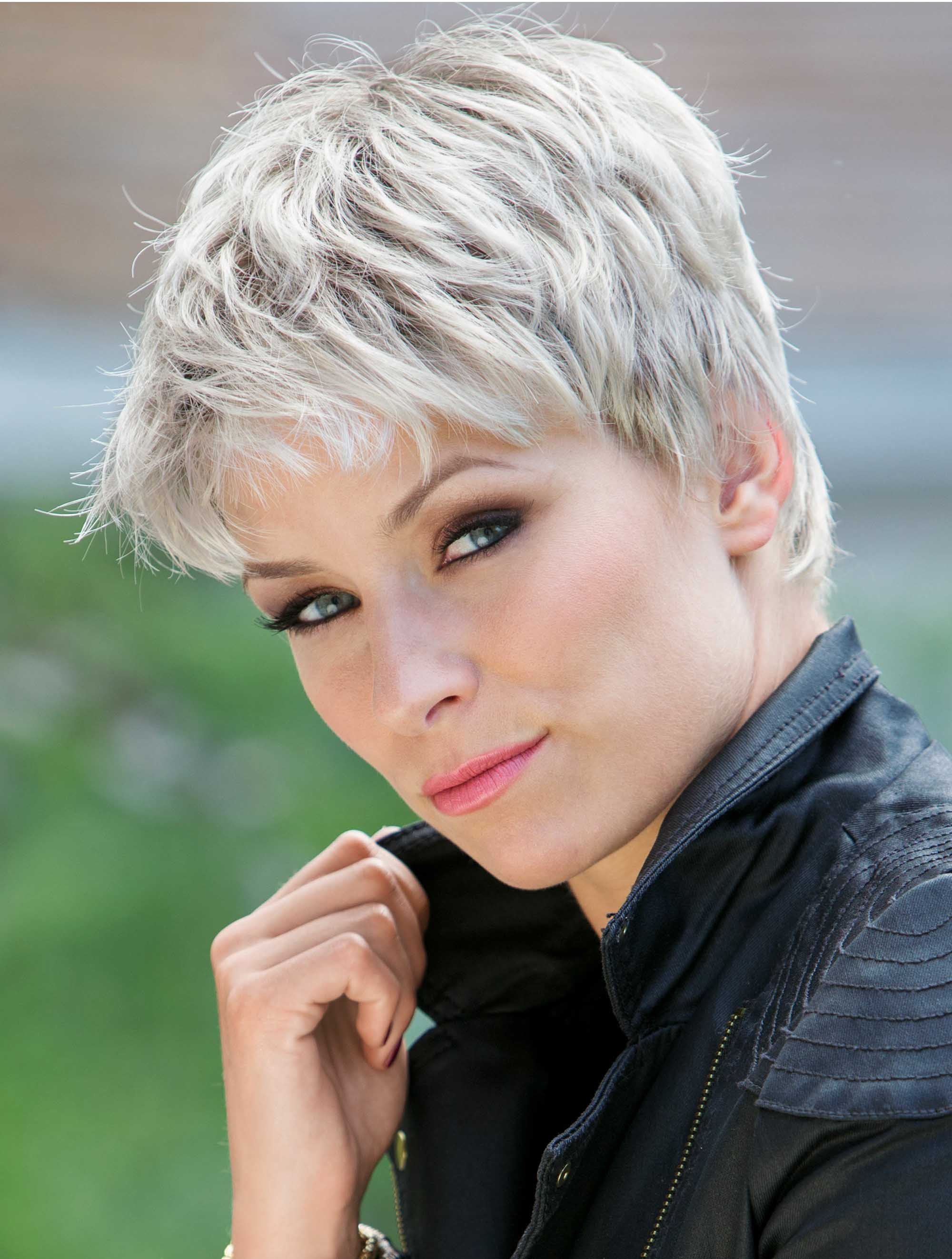 Ladies Grey Wigs UK, Synthetic Durable Cropped Straight Grey Wigs