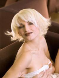 Capless Layered Chin Length Wavy 12" Platinum Blonde Trendy Fashion Wigs